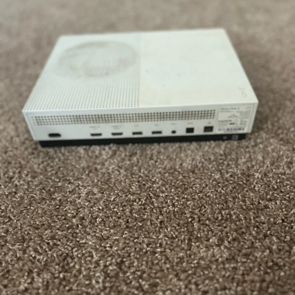 Xbox one console - Picture 3 of 3